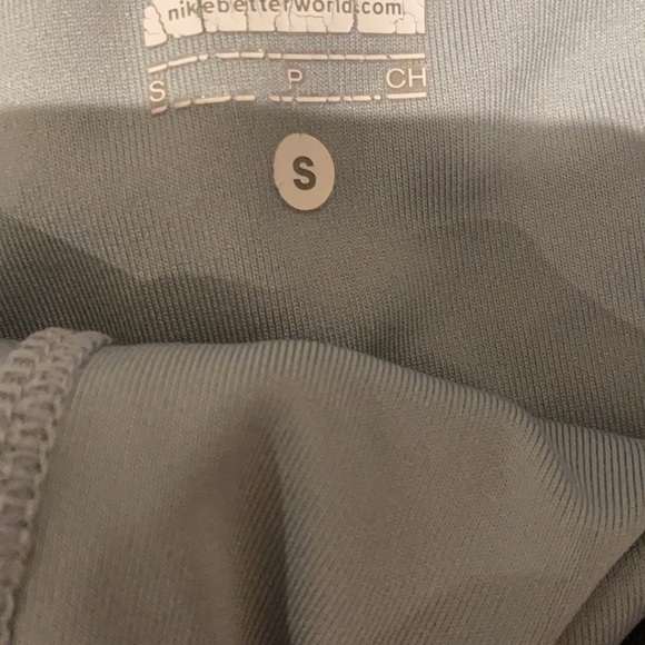 Nike Dry Fit shorts lined with spandex - Picture 3 of 4